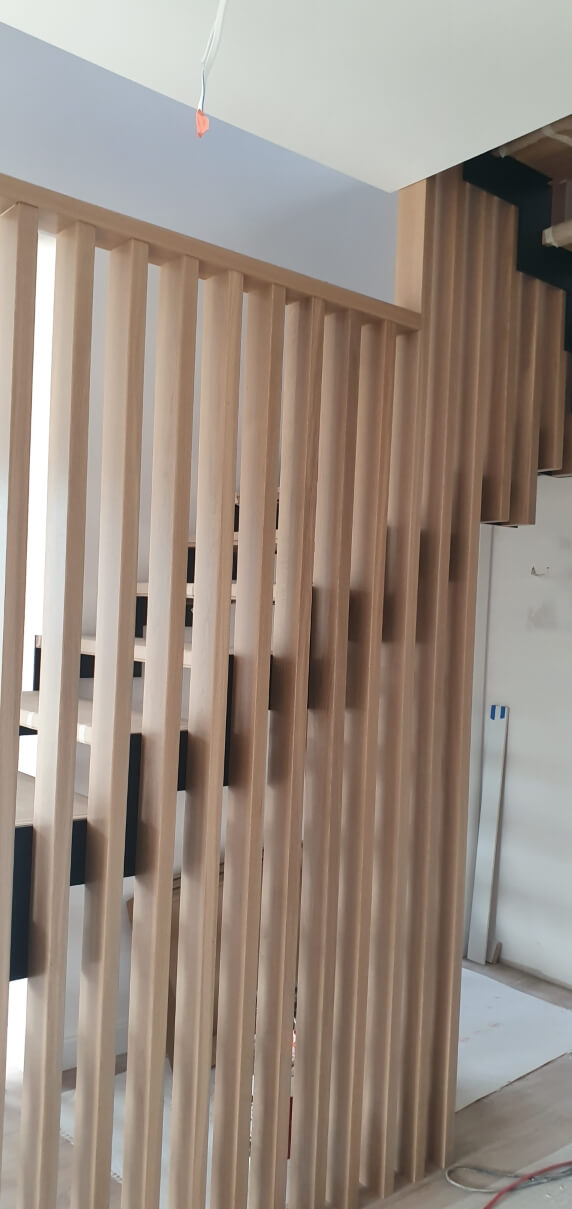 Drewniane poręcze i balustrady - montaż balustrad drewnianych